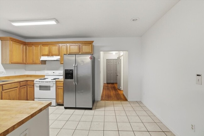 Building Photo - 519 W 6th Ave