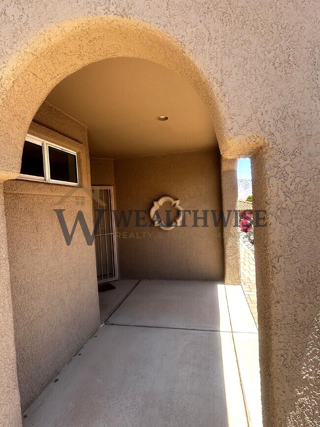 Building Photo - Luxurious 2 Bedroom 2 Bath Home for Rent in Sun City, Oro Valley 14286 N Wisteria Way, Oro Valley...