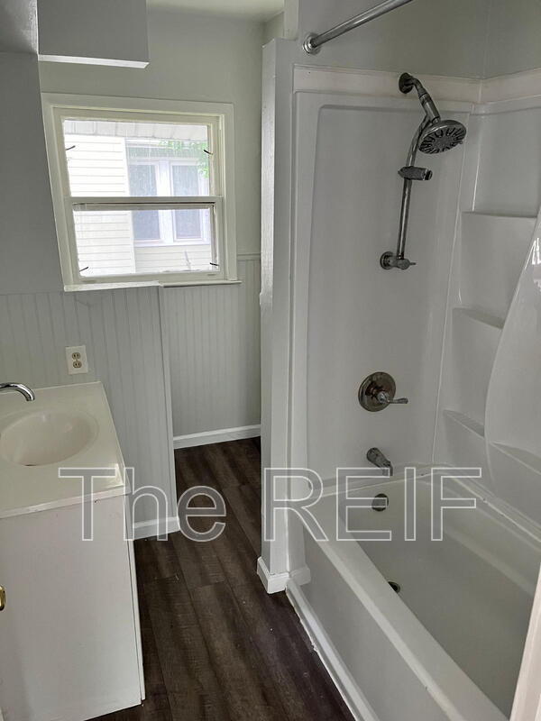 Building Photo - 1553 Illinois Ave