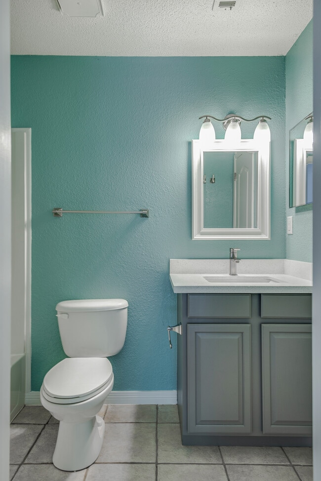 Building Photo - 3260 Cypress Ln