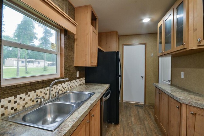 Building Photo - 136 Birchwood Dr