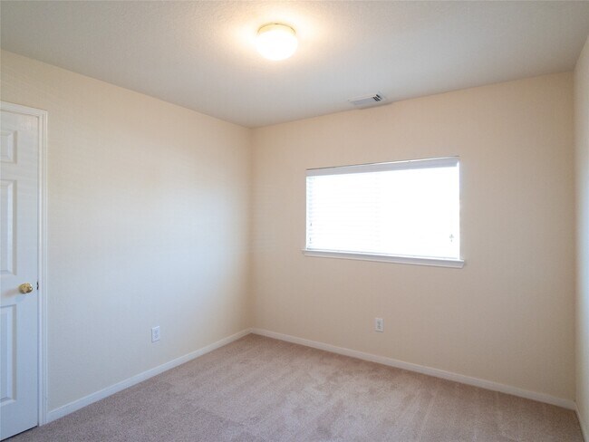 Building Photo - 21843 Grassy Hill Ln