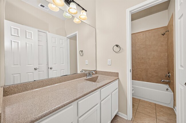 Building Photo - 6847 Tammany Manor Ln