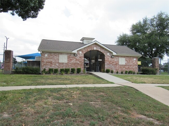 Building Photo - 7623 Silver Cloud Ln