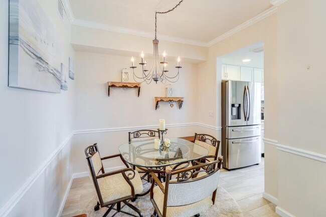 Building Photo - 5799 NE Island Cove Way