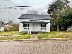 Building Photo - Cute 4 bedroom 2 ba Home Located in Salisbury