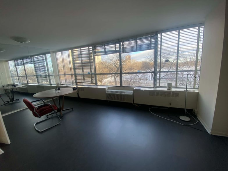 Building Photo - 4800 S Chicago Beach Dr