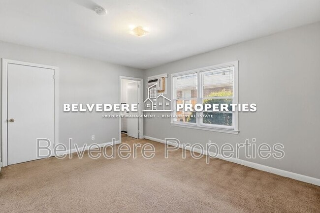 Building Photo - 217 McIver St