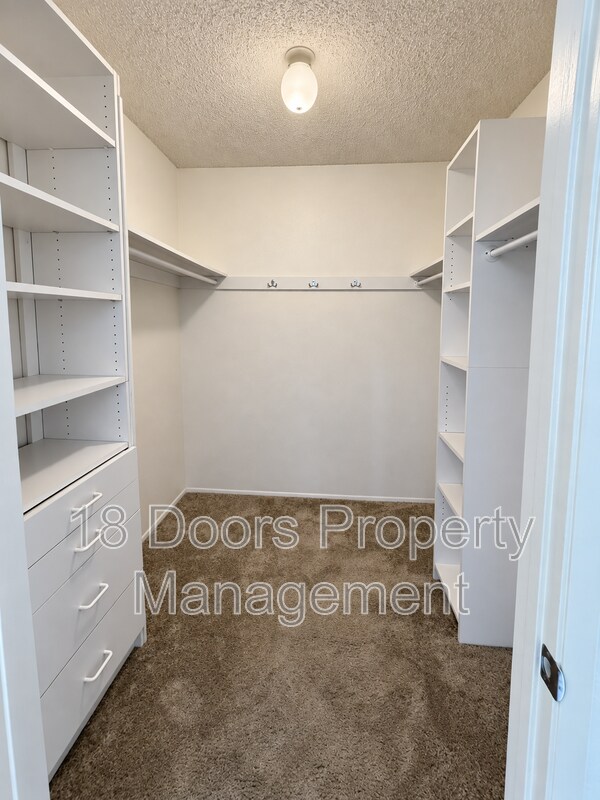 Building Photo - 4090 Rosenda Ct