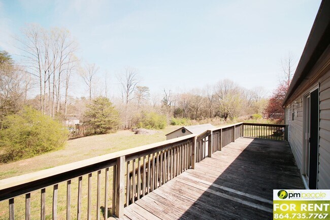 Building Photo - 3/2 Easley Home in Great Location! Easy access to 123, 153, and 85!