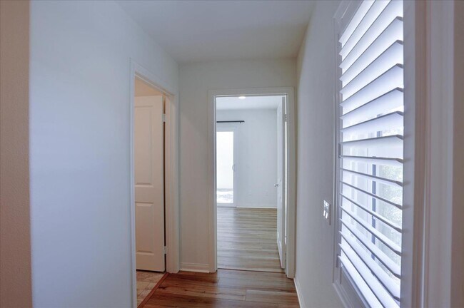 Building Photo - 9153 Foster Ln