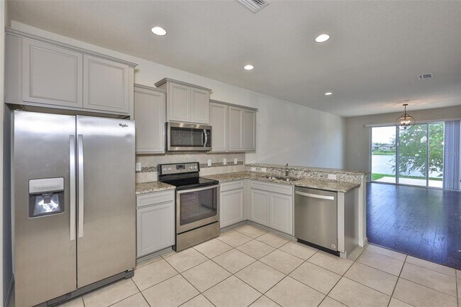 Building Photo - 9160 Hillcroft Dr