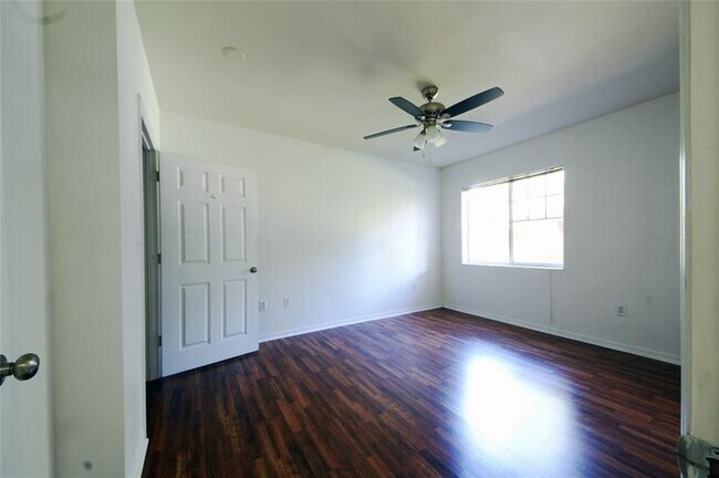 Building Photo - 6533 Emerald Dunes Dr