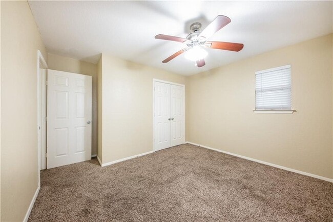 Building Photo - 2809 E 22nd St