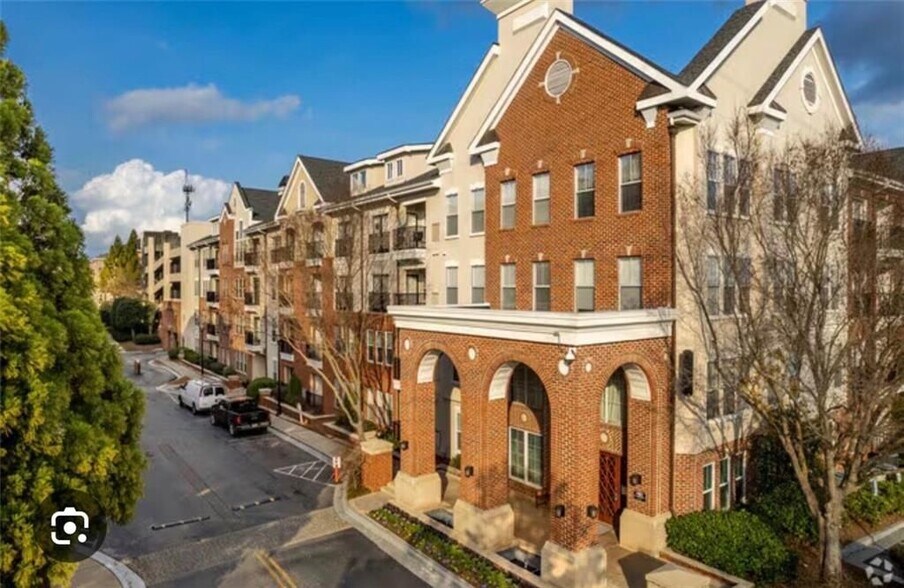 Building Photo - 1850 Cotillion Dr
