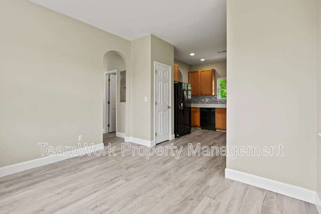 Building Photo - 311 Harriswood Ln