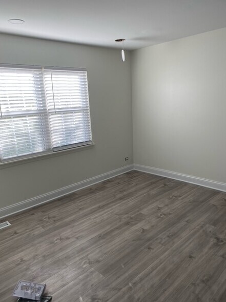 Building Photo - 1134 Regency Dr