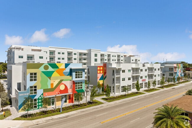 Building Photo - Deco Green Apartments