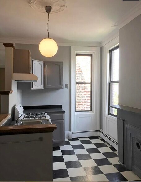 Building Photo - 298 2nd St