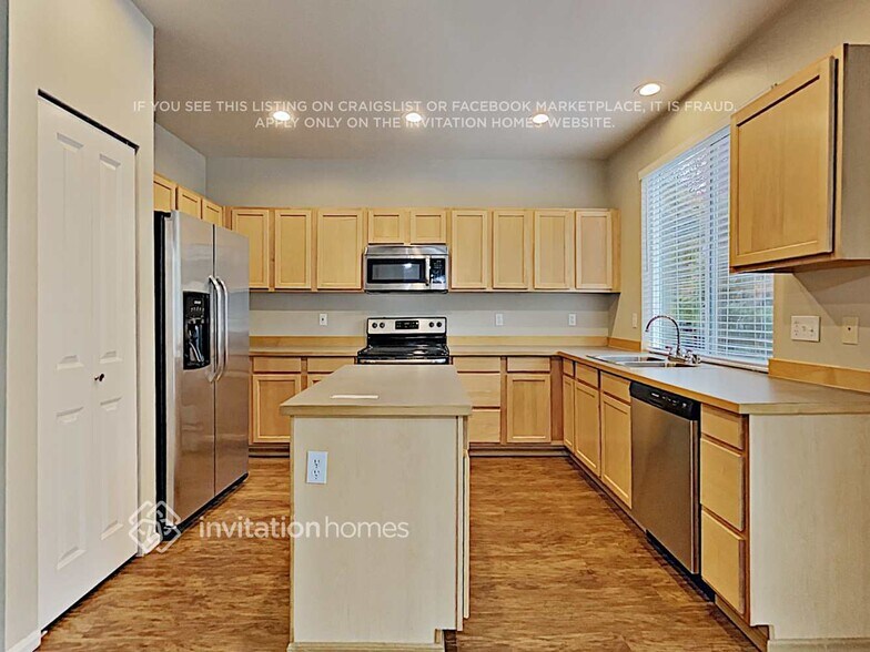 Building Photo - 7020 142nd Pl SE