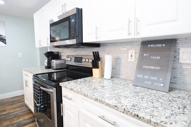 Building Photo - 3007 E 21st Ave