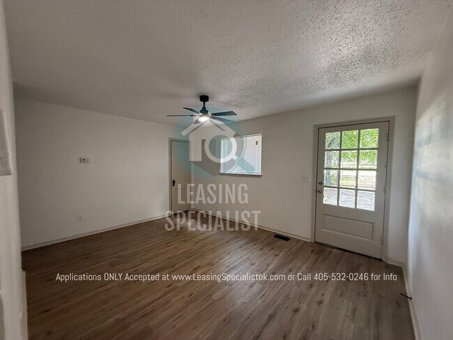 Building Photo - Charming South East OKC Home AVAILABLE FOR IMMEDIATE MOVE IN!