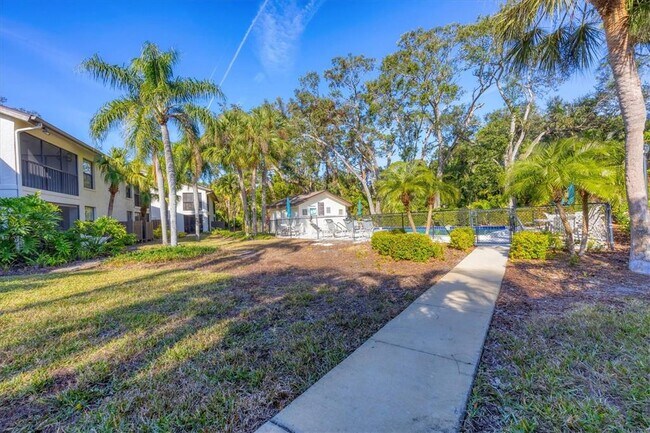 Building Photo - 4767 Winslow Beacon