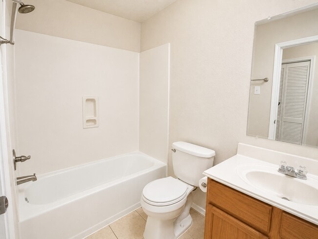 Building Photo - 14942 Sunset Creek Dr
