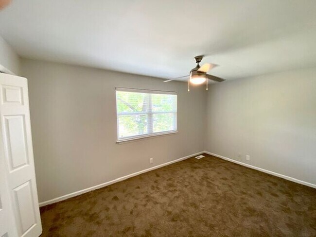 Building Photo - 1542 Elrod St