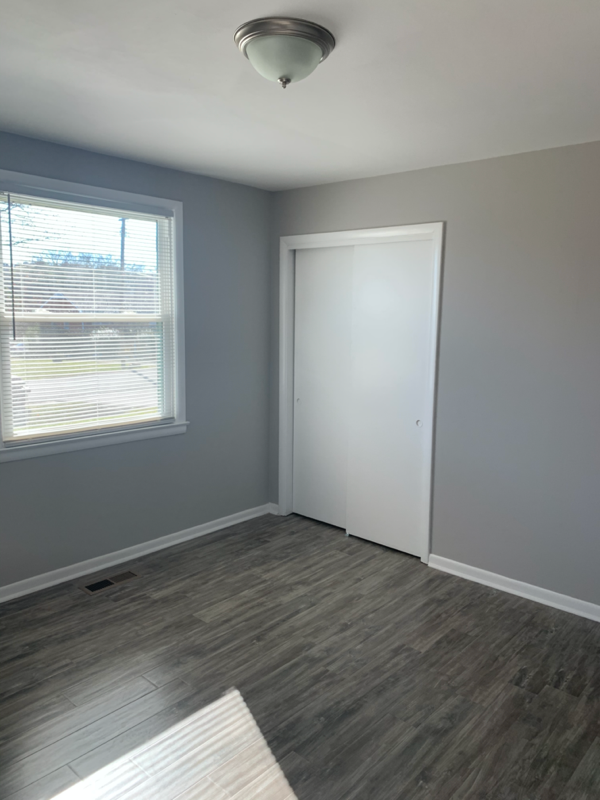 Building Photo - 317 Bonnaridge Dr