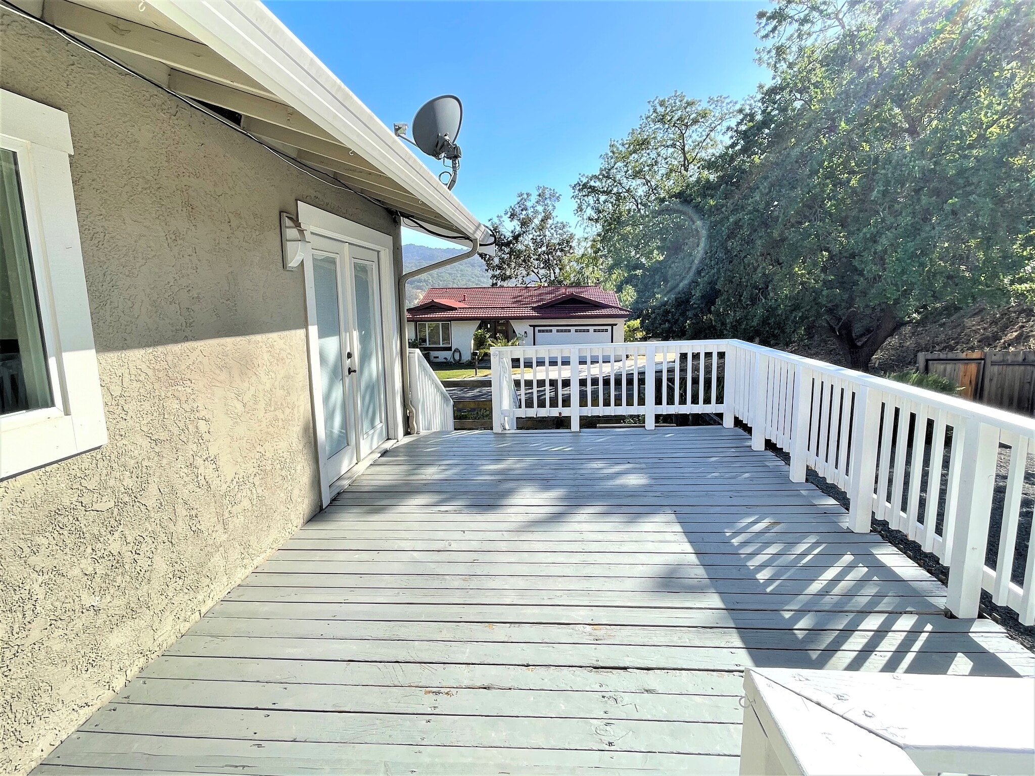 Building Photo - 631 Skyline Dr