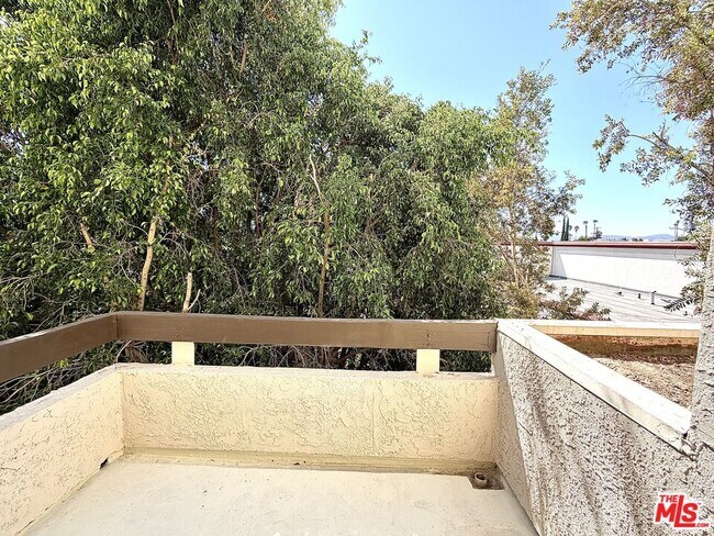 Building Photo - 5237 Newcastle Ave