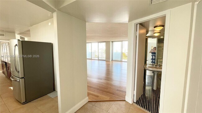 Building Photo - 3703 NE 166th St