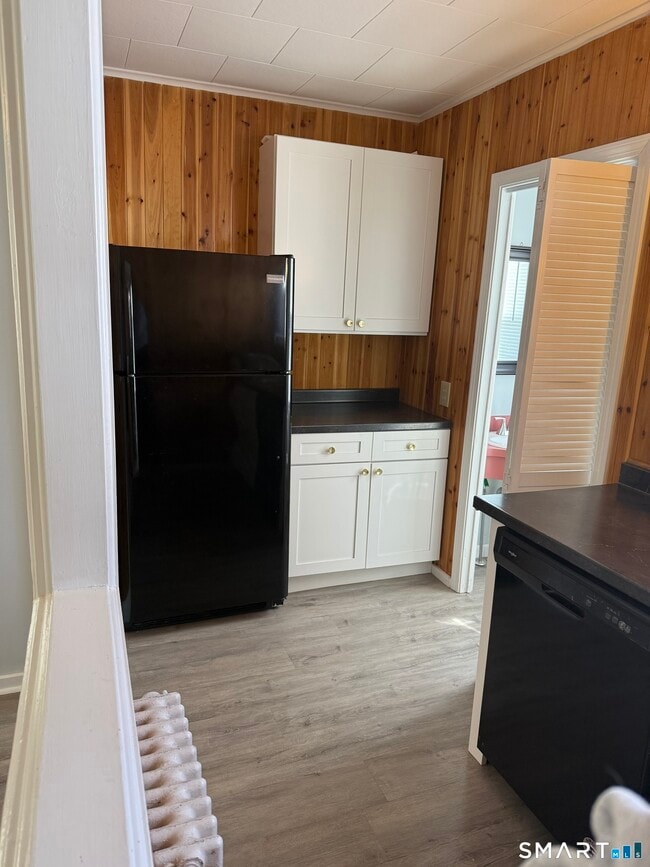 Building Photo - 85 Maple St