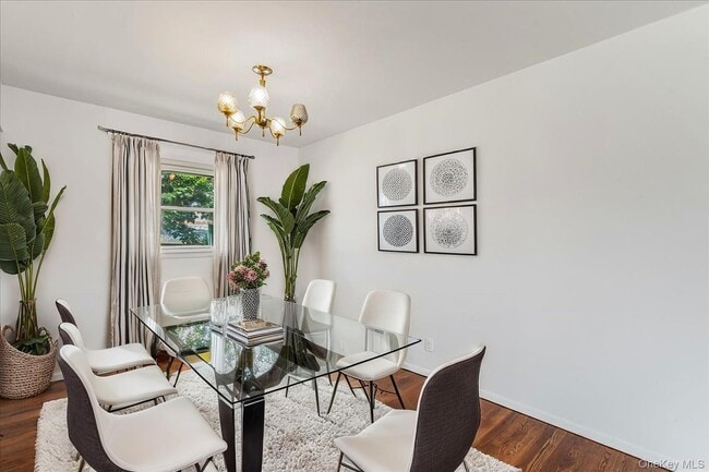 Building Photo - 19 Dakota St