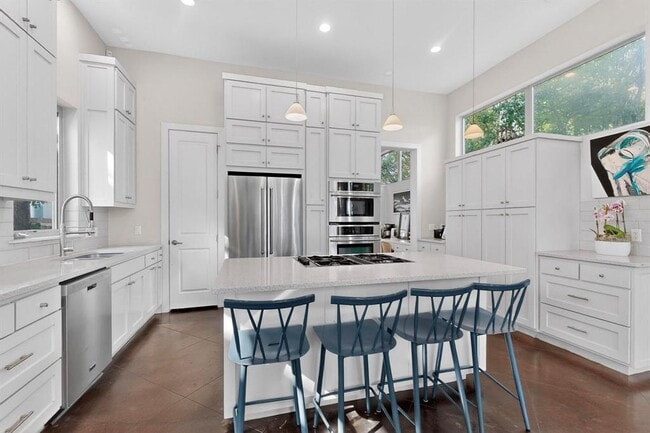 Building Photo - 807 W Gibson St