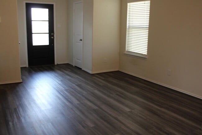 Building Photo - 9810 Copper Ranch Trail