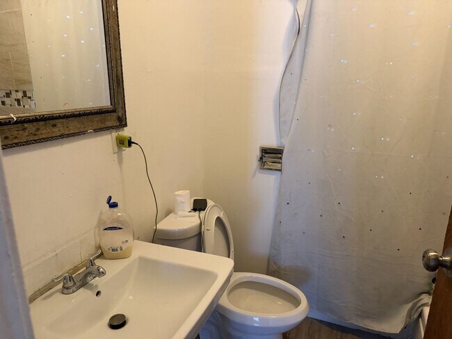 Building Photo - 10108 S State St