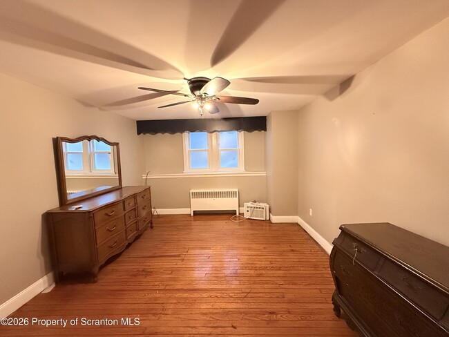 Building Photo - 324 Crown Ave