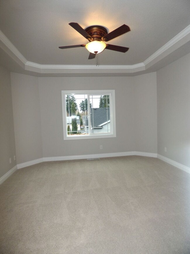 Building Photo - 5 Bedroom Home in South Salem! Near I-5