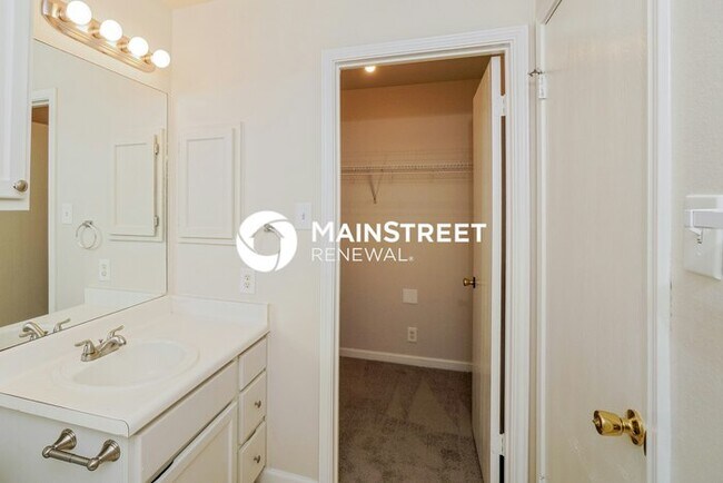 Building Photo - 3 Bedroom Pet-Friendly Home in SAN ANTONIO, TX with Main Street Renewal