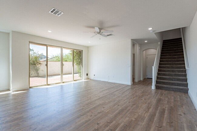 Building Photo - 4 bedroom home for rent