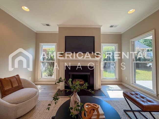 Building Photo - 825 Greystone Highlands Dr
