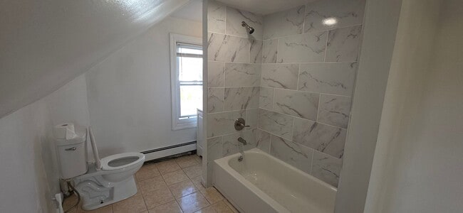 Building Photo - Stunning 3 Bedroom House for Rent in Neptune!