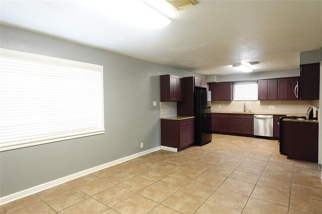 Building Photo - 3030 Dawson Ln