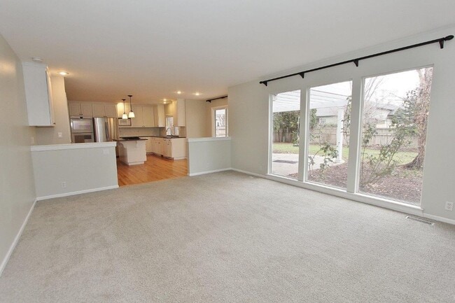 Building Photo - Elegant Home in Hobble Creek!