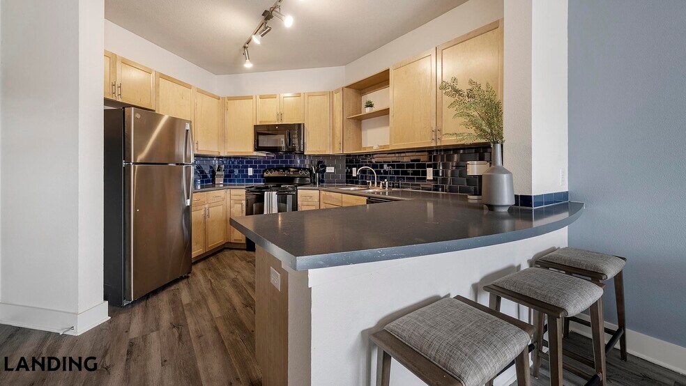 Building Photo - 810 W St Johns Ave