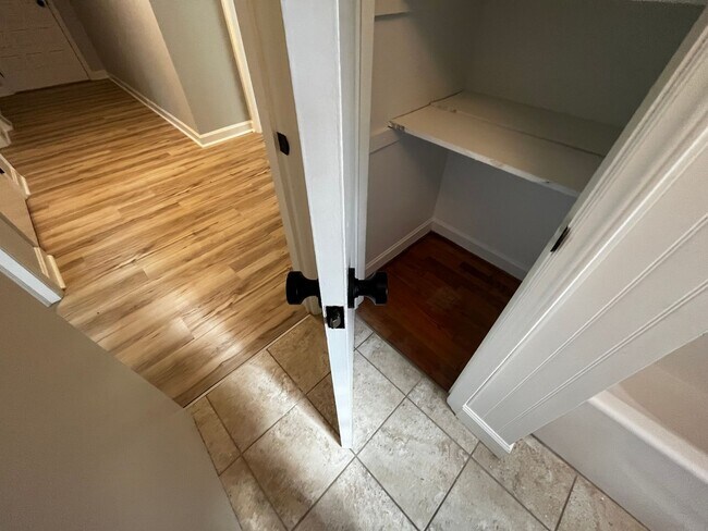 Building Photo - 5bd/2ba NEWLY remodeled brick ranch home. NO CATS.