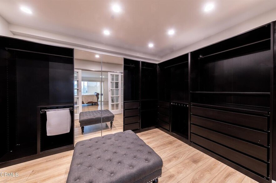 Building Photo - 5035 Escobedo Dr