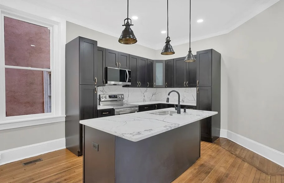 Building Photo - 507 W Washington St